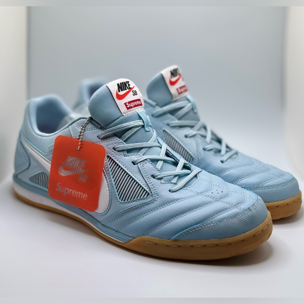 Nike SB Gato Supreme
